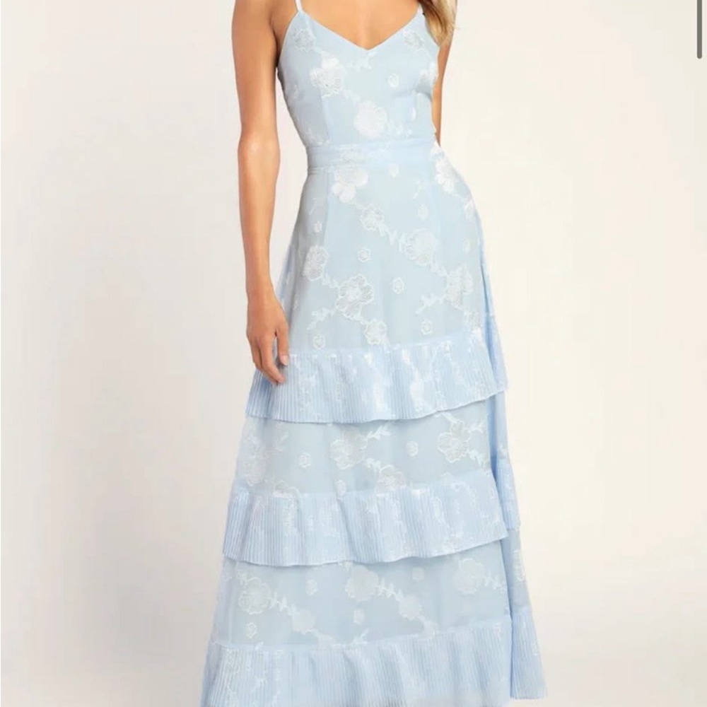NWT Lulu’s Beaming Babe Light Blue Floral Print Jacquard Tiered Maxi Dress